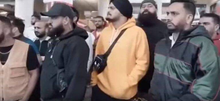 Pind Song Lyrics Hindi (2020) – Sidhu Moose Wala | Updated 2024 पिंड Pind Song Lyrics Hindi - Sidhu Moose Wala
