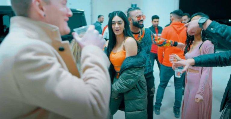 रोलेक्स Rolex Song Lyrics Hindi – Gagan Kokri | Updated 2024 रोलेक्स Rolex Song Lyrics Hindi - Gagan Kokri
